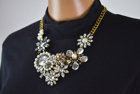 Nordstrom Joe Fresh Womens White Gray Flower Rhinestone Necklace Fashion Jewelry - evorr.com