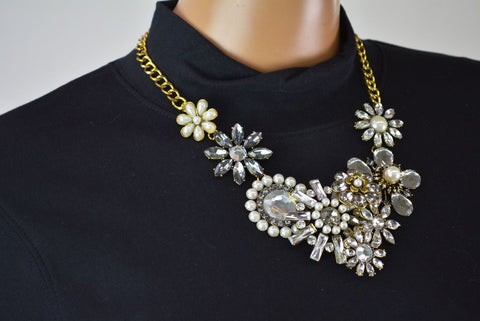 Nordstrom Joe Fresh Womens White Gray Flower Rhinestone Necklace Fashion Jewelry - evorr.com