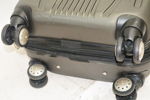 $260 Ricardo Beverly Hills 21" Hardcase 8 wheels Spinner Carry On Luggage Gray