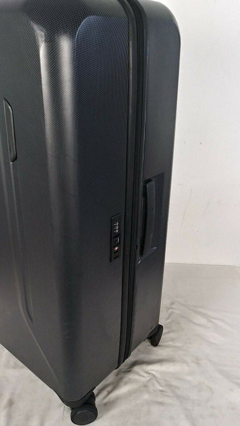 $960 Victorinox Swiss Army Nova 2.0 32" Extra Large Hard-side Upright Luggage