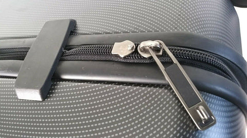 $960 Victorinox Swiss Army Nova 2.0 32" Extra Large Hard-side Upright Luggage