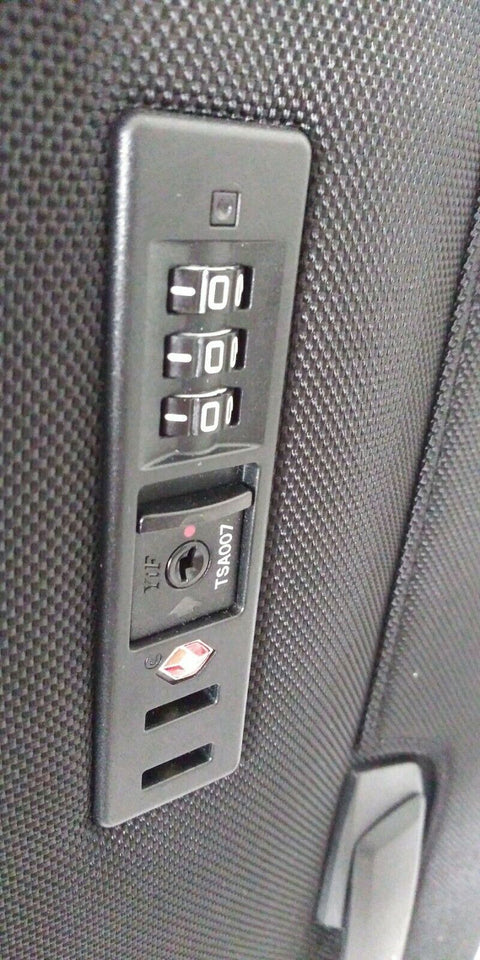 Victorinox Swiss Army VX Avenue 27.5" Large Expandable Spinner Suitcase