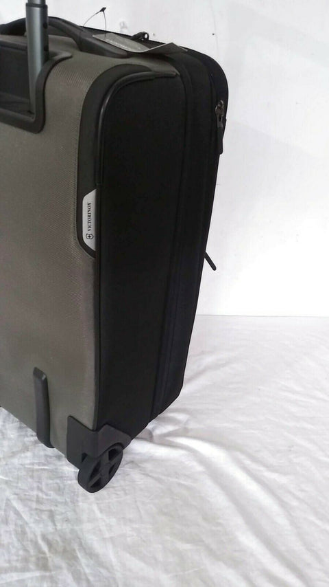 $800 Victorinox Swiss Werks Traveler 5.0 Wt 22 2-wheel Carry On Suitcase Luggage