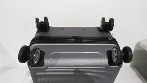 $240 New Rockland Skyline 20" Carry On Hard case Luggage Suitcase Silver