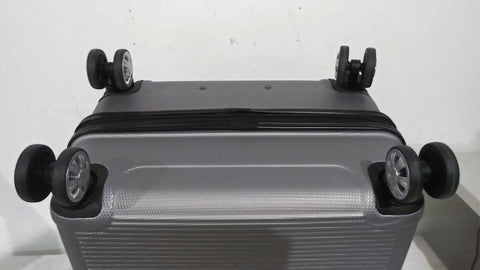 $280 New Rockland Skyline 24" Hard case Luggage Suitcase Silver Spinner Wheels