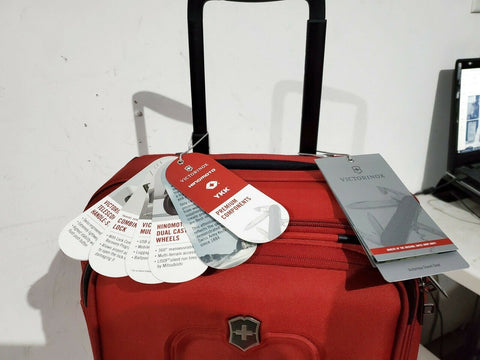 $620 NEW VICTORINOX SWISS ARMY NOVA FREQUENT FLYER SOFT 22" CARRY-ON LUGGAGE RED