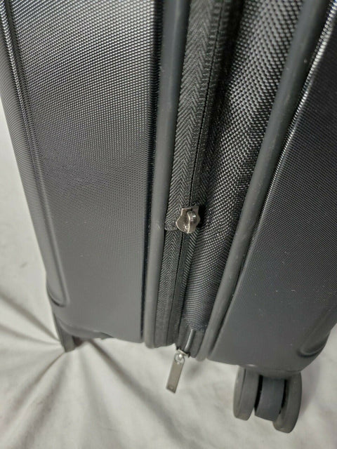 $640 Victorinox Swiss Army Nova Frequent Flyer Hard Carry-On Luggage Suitcase