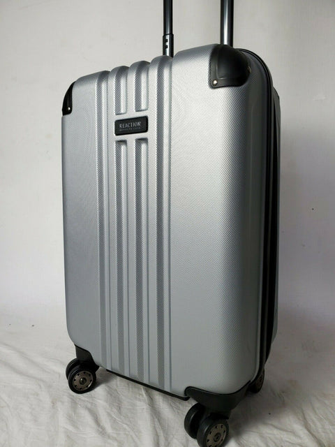 $280 New Kenneth Cole Reaction Reverb 20" Hard Carry On Spinner Luggage Silver