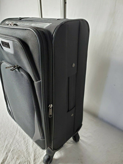 $280 New Kenneth Cole Reaction Going Places 20" Carry On Luggage Suitcase Soft
