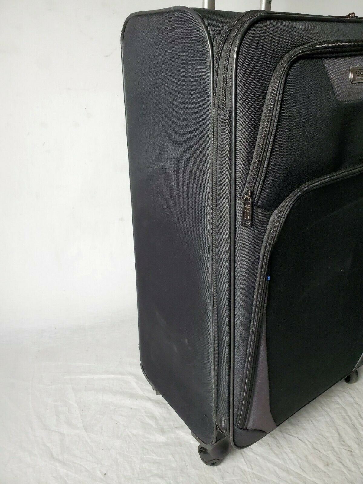 Cole Reaction Going Places 28" Expandable Spinner Luggage Blac