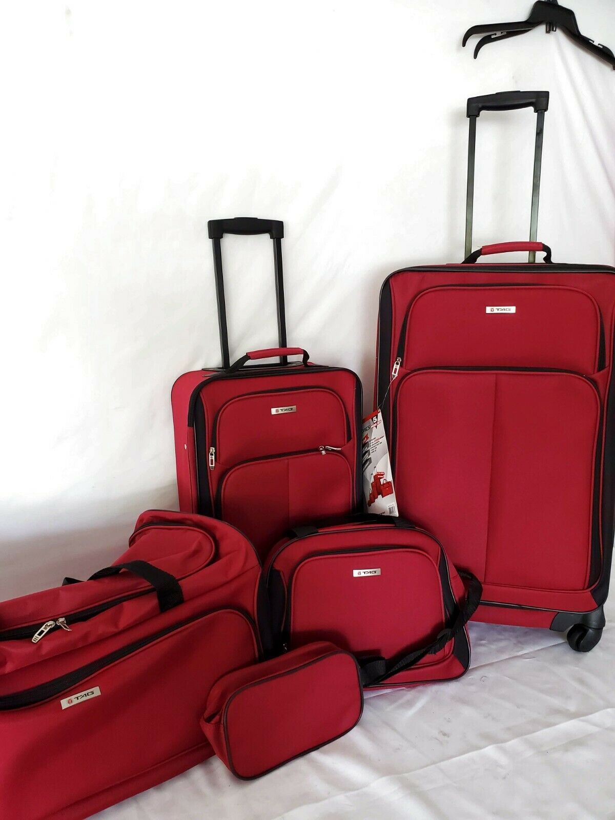 300 TAG Ridgefield Red 5 PC Luggage Set Expandable Suitcase Lightweig