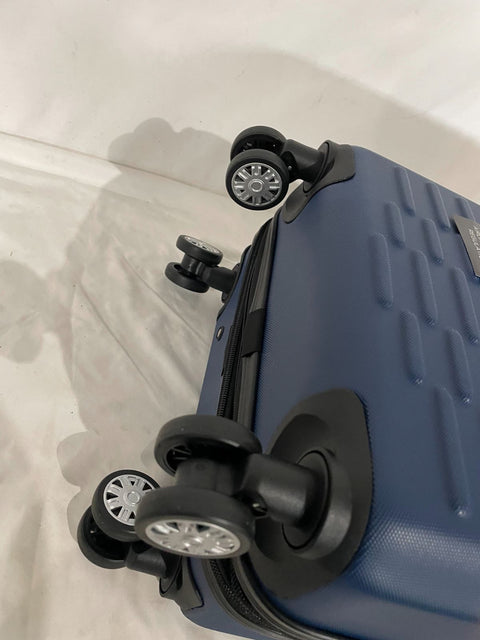 New Travelers Club Shannon Spinner Expandable Luggage 20" Carry On Blue