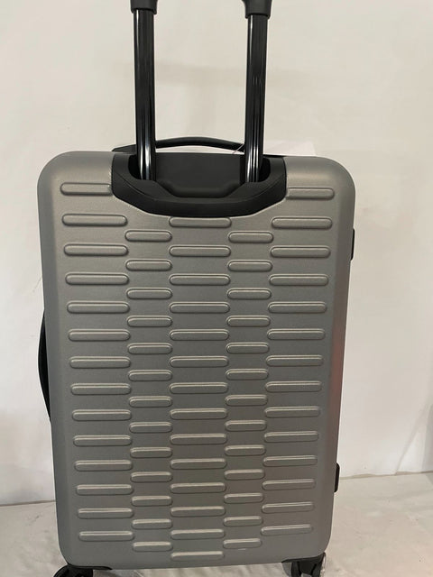 New Travelers Club Shannon Spinner Expandable Luggage 24" Medium Check-In Silver