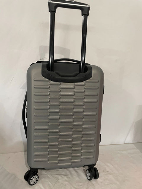 New Travelers Club Shannon Spinner Expandable Luggage 20" Carry On Silver