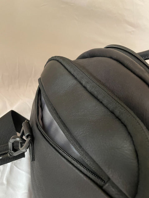 $720 Kenneth Cole Reaction Colombian Leather 20" Single Compartment Duffel Bag