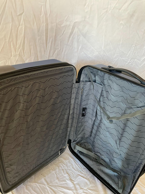 Travelers Club Madison Expandable Spinner Luggage Blue 24" Medium Suitcase
