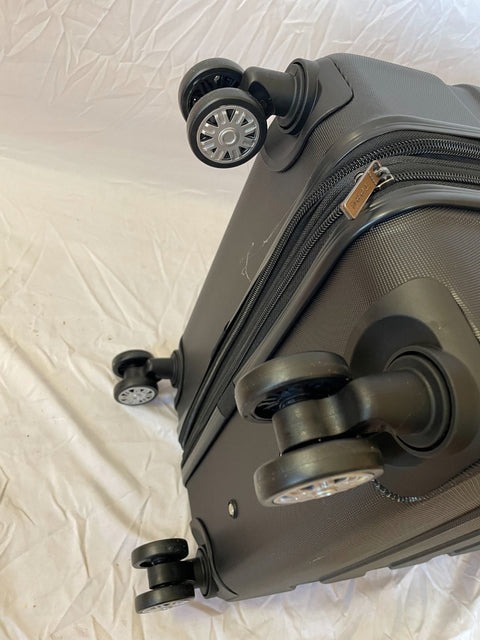 Travelers Club Madison Expandable Spinner Luggage Black 24" Medium Suitcase