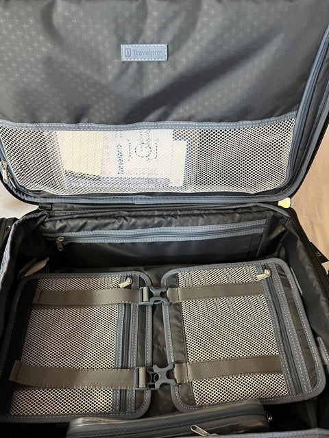 $680 NEW Travelpro Luggage Platinum Elite 21” Expandable Carry-on Spinner Suiter