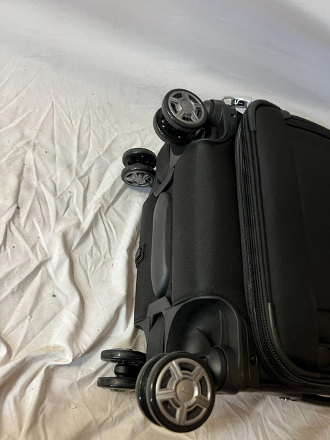 $680 NEW Travelpro Luggage Platinum Elite 21” Expandable Carry-on Spinner Suiter