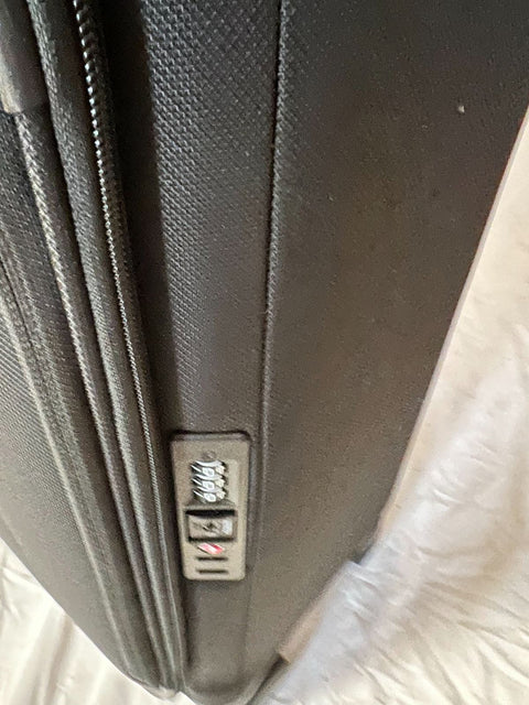 $900 Victorinox Swiss Army Nova 2.0 23" Frequent Flyer Carry-On Black Luggage