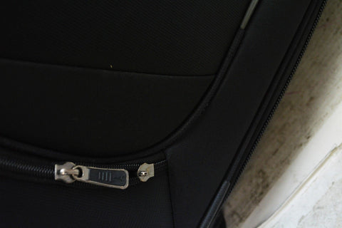 $320 Travelpro Walkabout 3 25'' Spinner Expandable Suitcase Luggage black