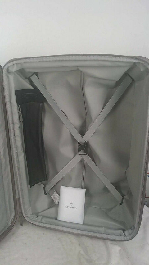 $720 VICTORINOX Swiss Army Nova Medium Hard Case Luggage Suitcase 27"