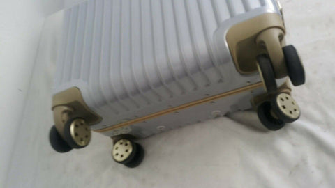 $360 New TRIFORCE Sterling 22" Carry On Spinner Luggage Suitcase Silver TSA Lock