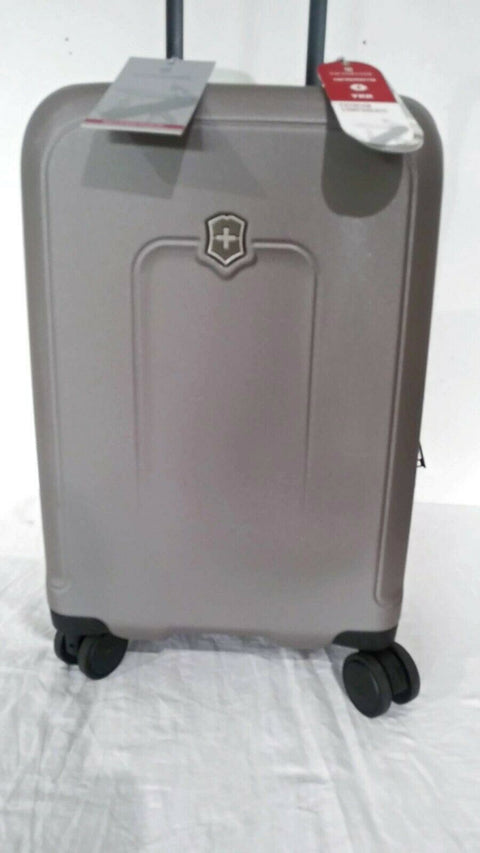$620 NEW VICTORINOX NOVA FREQUENT FLYER HARD SPINNER CARRY ON SUITCASE GRAY 21"