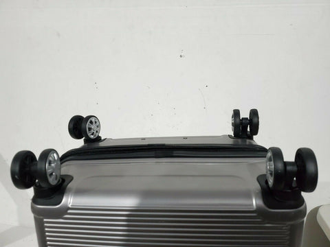 $340 New Rockland Horizon 24" Hard Case Luggage Suitcase Silver Spinner