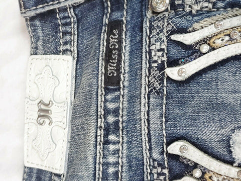 $104 Miss Me Women's Blue Denim Lucky Girl Chloe Bootcut Jeans Patched Size 28 - evorr.com