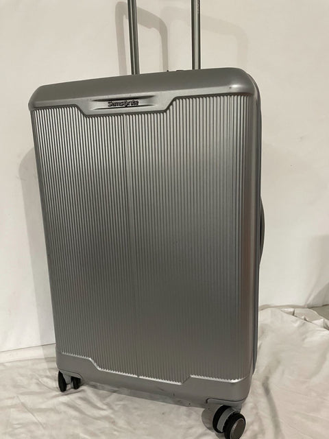 $680 Samsonite Silhouette 17 25" Check-in Expandable Hardside Spinner Luggage