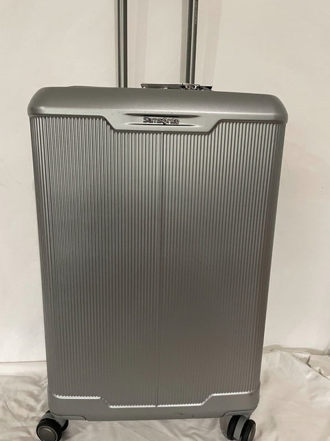 $680 Samsonite Silhouette 17 25" Check-in Expandable Hardside Spinner Luggage