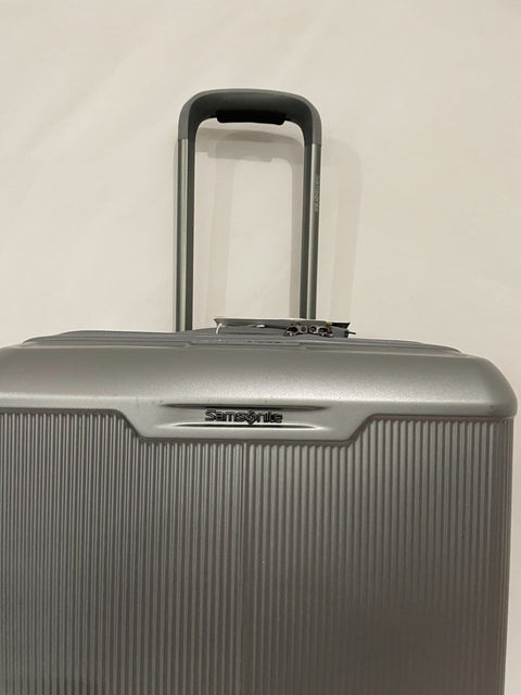$680 Samsonite Silhouette 17 25" Check-in Expandable Hardside Spinner Luggage