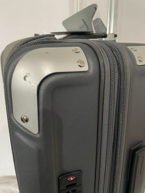 $760 Travelpro Platinum Elite Hard Compact Business Plus Carry-on Spinner 21"