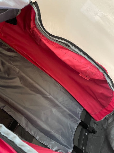 $150 Travelers Club Adventure 30" Xpedition Multi-Pocket Rolling Duffel Red Blk