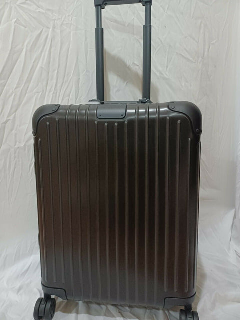 New Rimowa ORIGINAL Cabin Plus Black Aluminum Carry On 22" Luggage Spinner