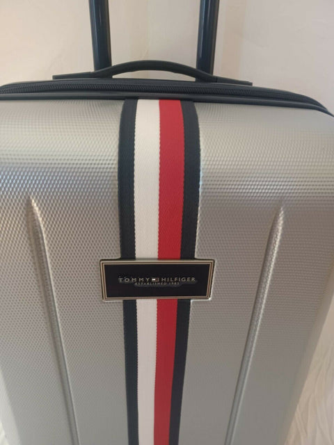 $450 New Tommy Hilfiger Riverdale 26" Hard Medium Check In Luggage Silver