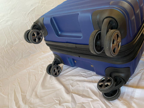 $480 New Delsey Shadow 5.0 21" Hardside Carry On Spinner Luggage Blue USB