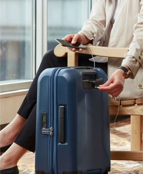 $900 Victorinox VX Avenue 22" Frequent Flyer Hardside Carry-On Suitcase Luggage