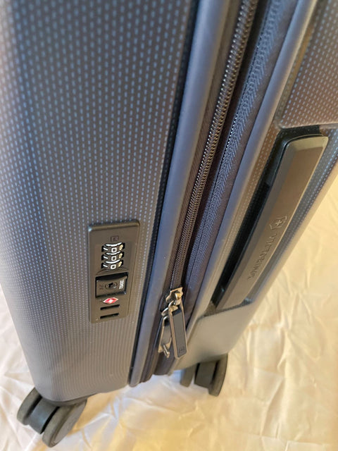 $900 Victorinox VX Avenue 22" Frequent Flyer Hardside Carry-On Suitcase Luggage