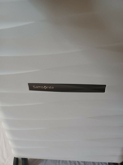 $400 New Samsonite Volatge 25" Hardside Spinner Luggage White Suitcase TSA
