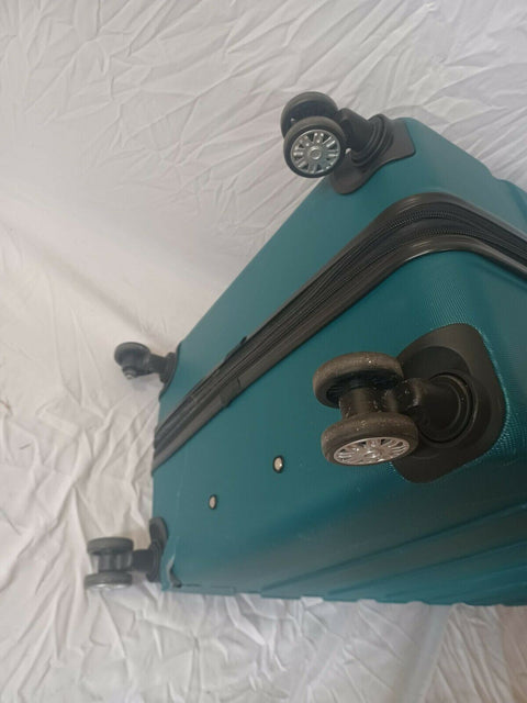 Travelers Club Madison Expandable Spinner Luggage Green 28" Large Suitcase Teal