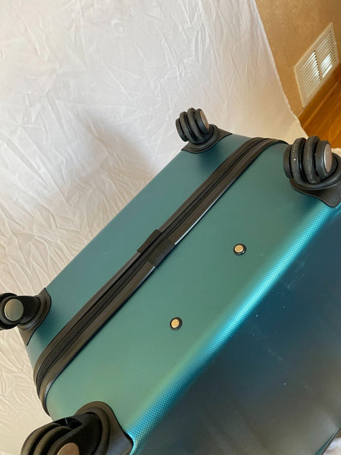 $380 Travel Select Courtland 30" Luggage Hard-Shell Check In Suitcase Green TSA