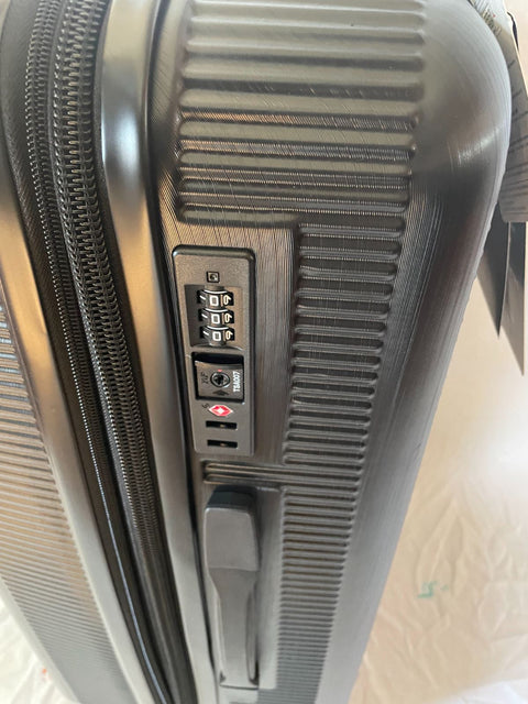 $520 New Champs Iconic 24" Spinner TSA Lock Hardcase Black Luggage Suitcase