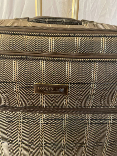 $400 London Fog Brentwood II 29" Expandable Spinner Luggage Suitcase Plaids
