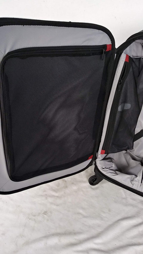 $500 NWT Victorinox Swiss Avolve 3.0 22" Extra Capacity Spinner Carry-On Luggage